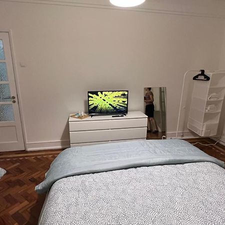 Habitacion Privada Para 3 Grande Con Balcon Lisboa Eksteriør billede