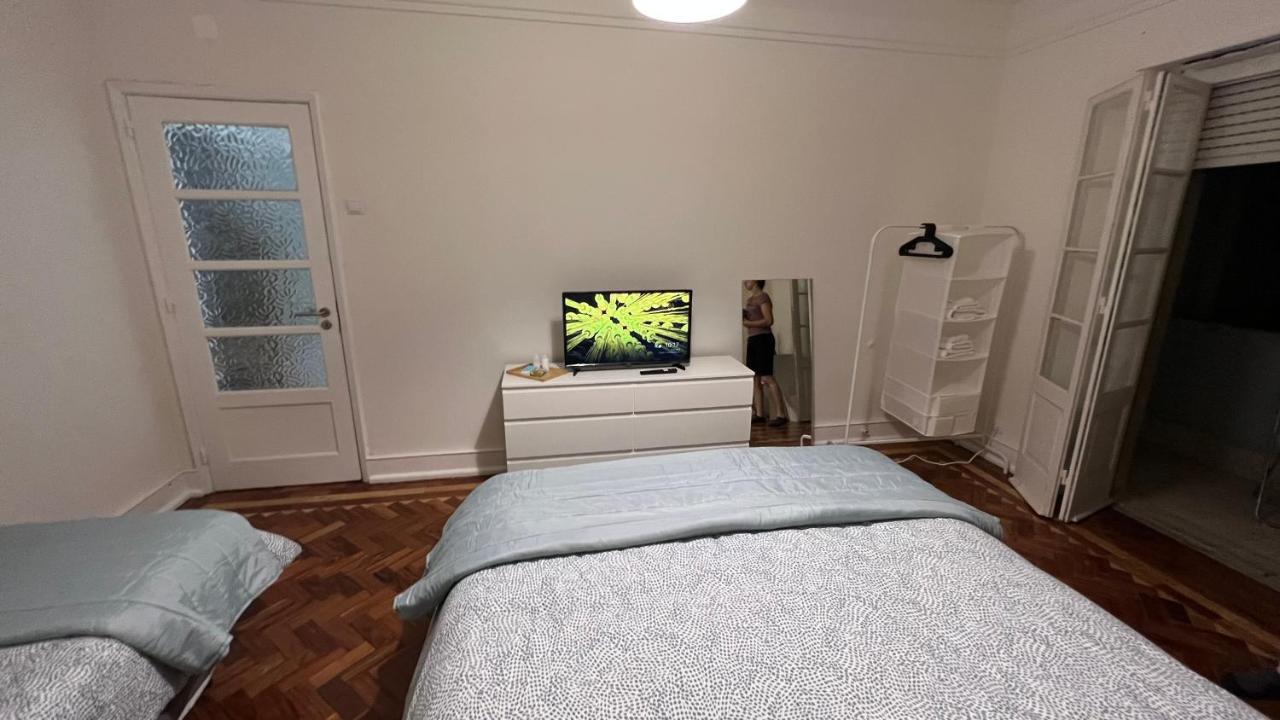 Habitacion Privada Para 3 Grande Con Balcon Lisboa Eksteriør billede
