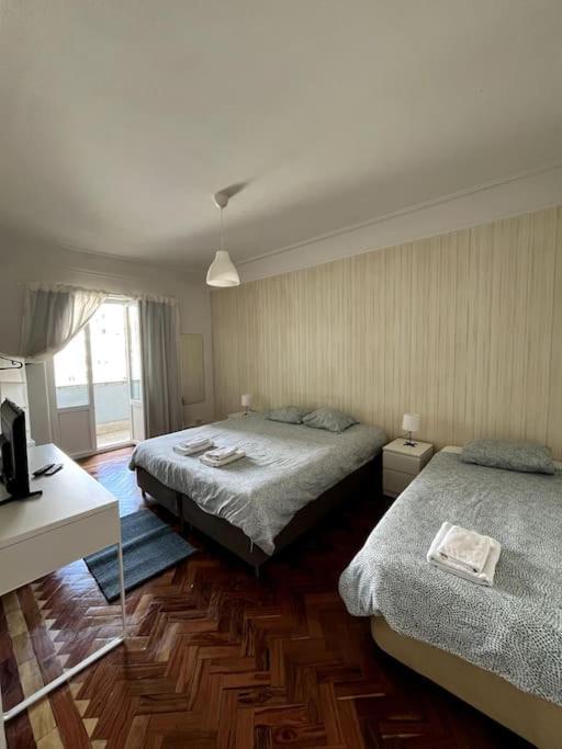 Habitacion Privada Para 3 Grande Con Balcon Lisboa Eksteriør billede